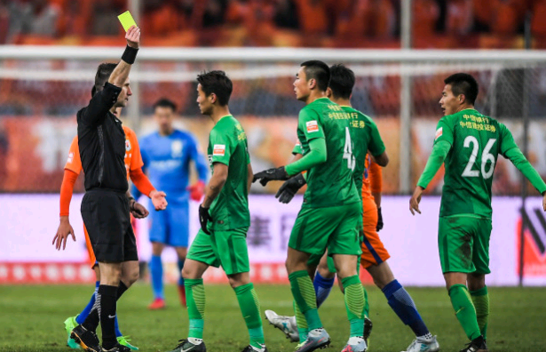 稳坐中锋位 稳坐中锋位