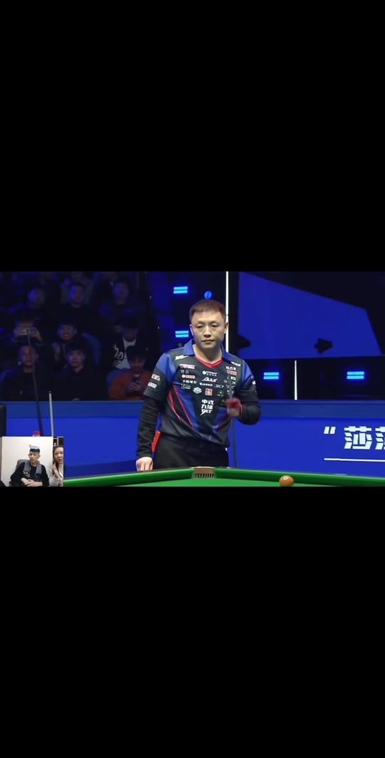 他像一位默 他像一位默